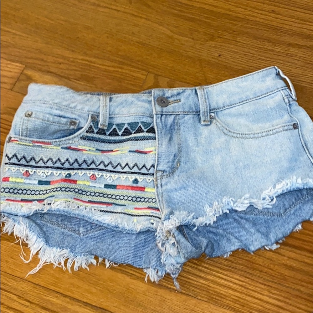Pacsun embroidered denim shorts